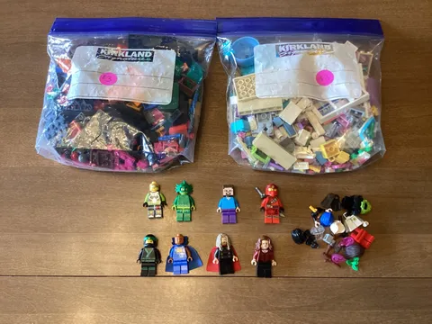 Large Lego Lot With 8 Authentic Lego Figures, Used, SEE ITEM DESCRIPTION