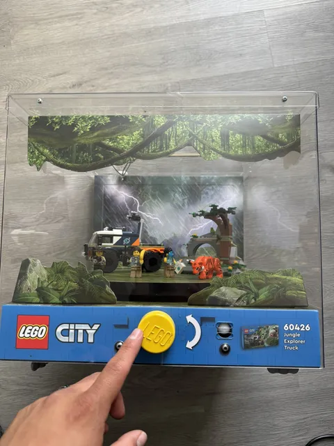 JUNGLE EXPLORER TRUCK Set LEGO #60426 Target Store Display Lego City Great Condi
