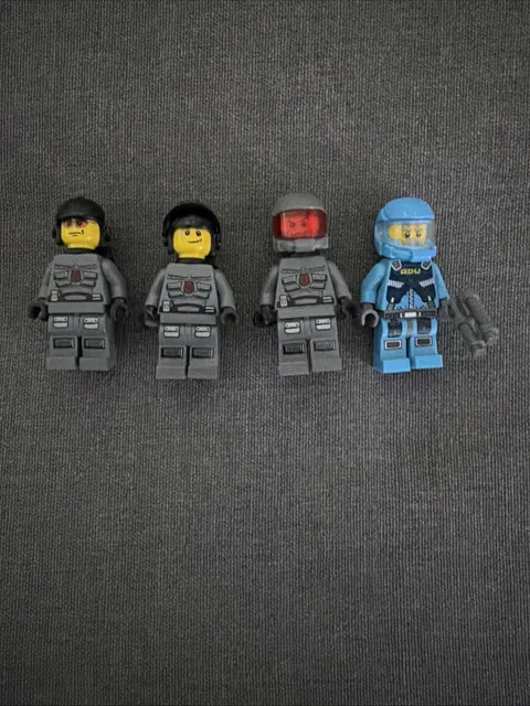 LEGO Space Police Minifigures With Helmets, Backpacks, and More - Lot of 4