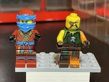 LEGO Minifigures Lot of 2 Ninja & Pirate 70600