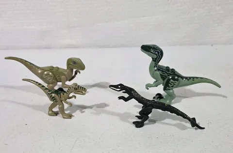 LEGO Jurassic World Velociraptor Dinosaur Figure Lot  Raptors + Mutant Lizard 