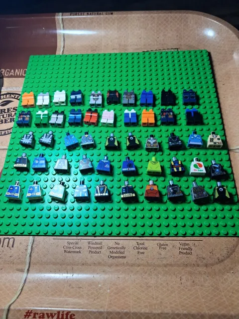 Lego Minifigure Torso Leg Mix 50 Parts