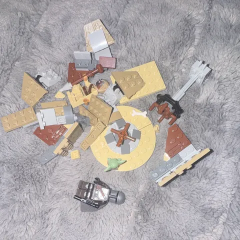 LEGO star wars Mixed Parts and pieces incomplete but has all mini figures