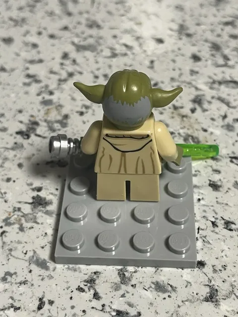 LEGO Star Wars Yoda Minifigure with Green Lightsaber Compatible 5+ Theme