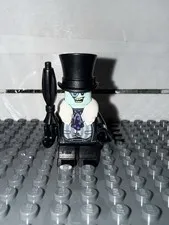 LEGO Sh0314 - The Penguin - White Fur Collar, Black Suit, Smile