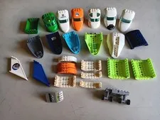 LEGO BULK LOT LARGE AIRPLANE COCKPIT FUSELAGE AFT SECTIONS TAILS DOOR