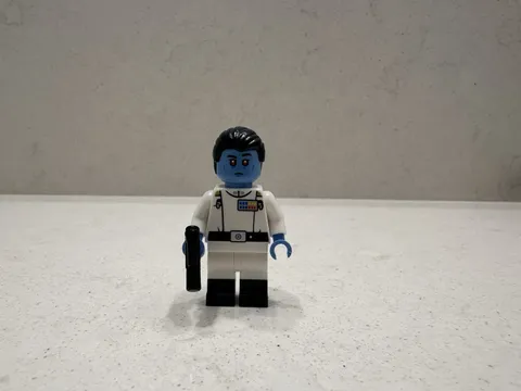 Lego Star Wars - Grand Admiral Thrawn Medium Blue Skin 75385 - New