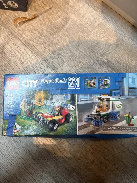 Lego City Super Pack 2 in 1 Set 66637 Mini Figure Firefighter Street Sweeper Ne