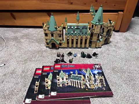 LEGO Harry Potter Hogwarts Castle (4842) 99% complete w/ minifigures