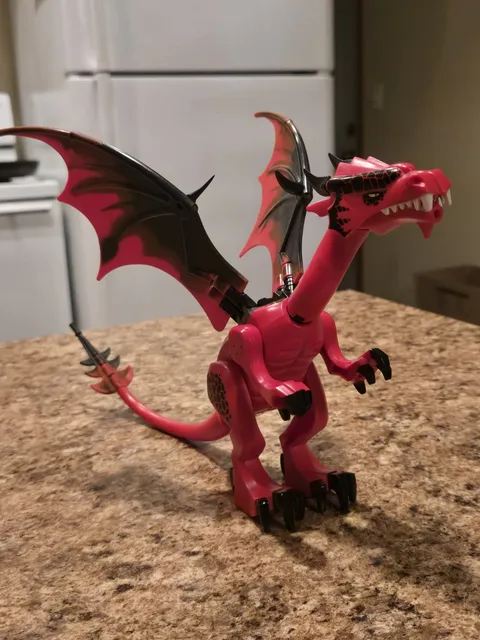 LEGO Castle Red Dragon 70403 Dragon Mountain Real Lego 2006