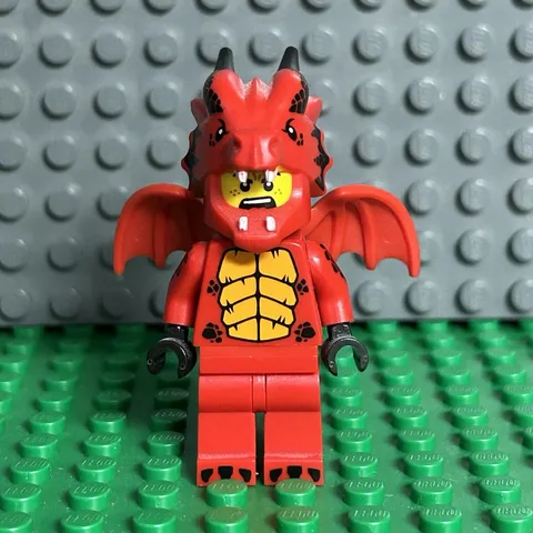 LEGO MINIFIGURES Red Dragon Costume Guy