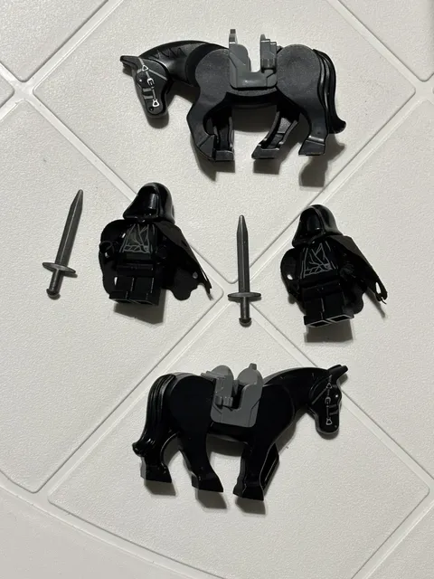 LEGO Lot Of 2 Ringwraith Nazgul Hobbit Lord of the Rings + Horses 9472