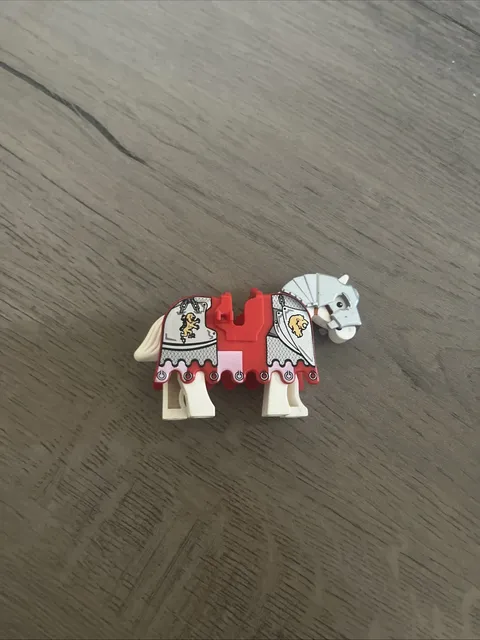 LEGO Castle / Kingdoms Minifigure White Horse + Lion Barding 2490pb08