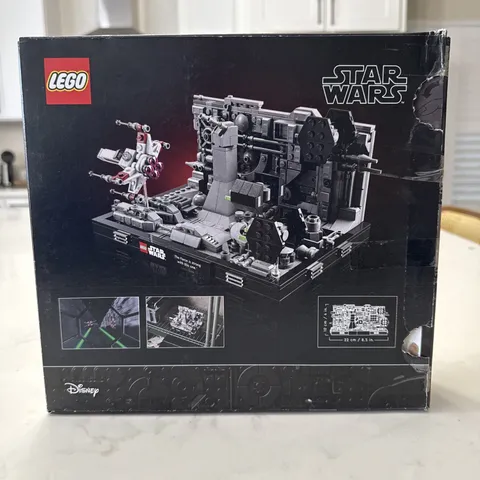 LEGO Star Wars Death Star Trench Run Diorama 75329 w/ Instructions & Box