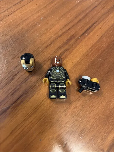 Lego Marvel 76125 Iron Man Mark 41 Minifigure sh0567 w/ Blaster INCORRECT HEAD