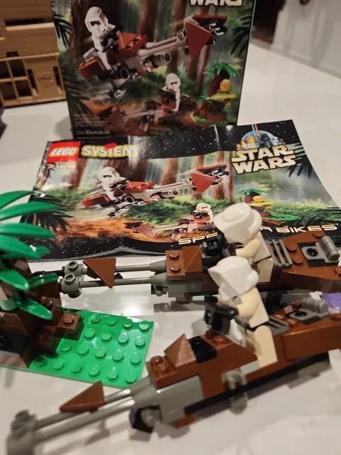 Vintage LEGO Star Wars: Speeder Bikes (7128) 90%  COMPLETE with box and Manuals