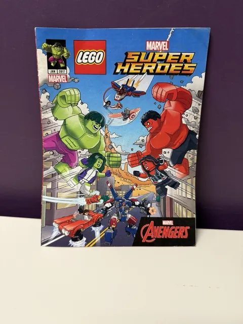LEGO Marvel Super Heroes Avengers Jan 2017 The Incredible Hulk She-Hulk Red Hulk