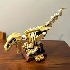 LEGO Jurassic World 76940 T. rex Dinosaur Fossil Exhibition w/ Stand 198pcs 18+