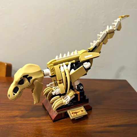 LEGO Jurassic World 76940 T. rex Dinosaur Fossil Exhibition w/ Stand 198pcs 18+