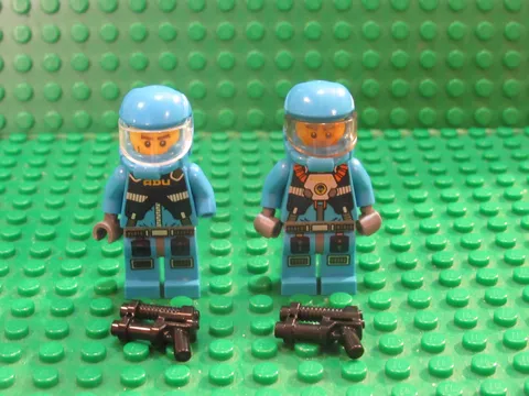 Lot 2 LEGO Alien Defense Unit Soldier minifigures ADU Alien Conquest 7066 BT56