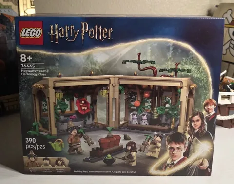 LEGO Harry Potter Hogwarts Castle Herbology Class 76445 SEALED Building Set