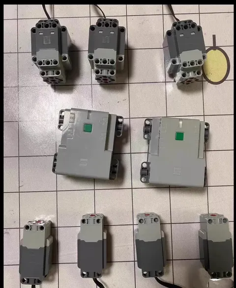 The complete set of Lego 42100 Liebherr excavator 42146 crane power unit