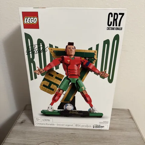 LEGO Editions Cristiano Ronaldo – Soccer Legend (Set 43016) NEW SEALED BOX