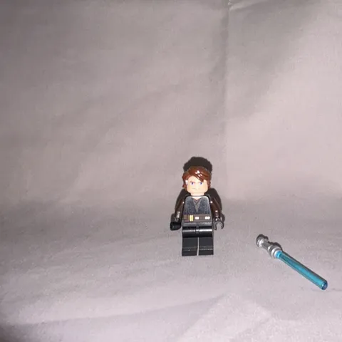 LEGO Star Wars Anakin Skywalker Minifigure w/ Blue Lightsaber