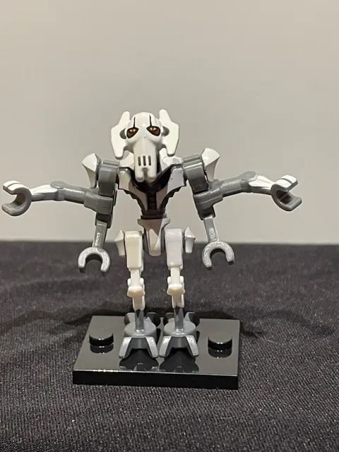 LEGO Star Wars General Grievous Minifigure sw0515 w/ Lightsaber, 75112