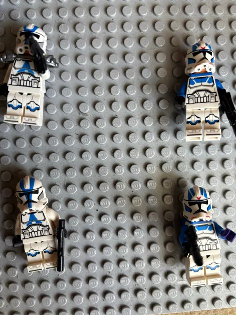 LEGO Star Wars Clone/Jet Trooper minifigures Lot of 4 w/ Helmets & Blasters
