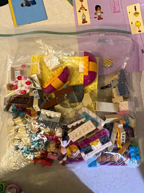LEGO Friends 41006 Downtown Bakery Mostly Complete w/ 2 Mini-Dolls No Manual