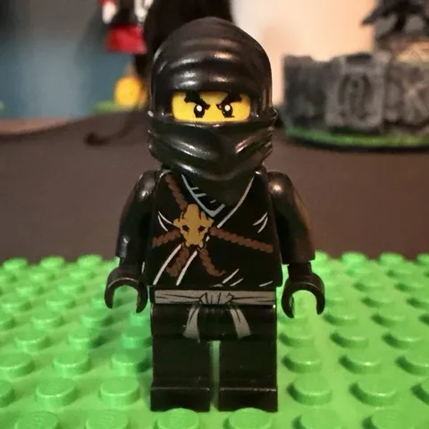 LEGO Ninjago Cole Black Ninja Minifigure Original Hood Vintage 2011 Figure