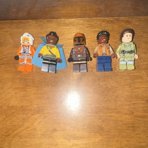 LEGO Star Wars Minifigures Lot of 5 Rebel Pilot,Lando,Mando warrior,Finn, Leia