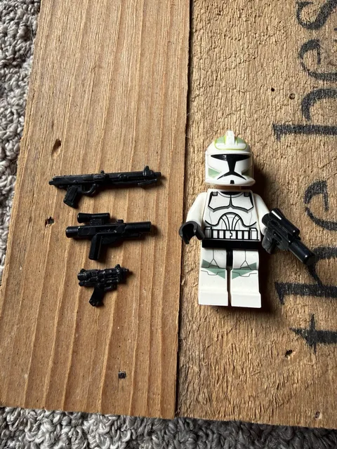 LEGO Star Wars Clone Trooper Minifigure The Clone Wars White Green Armor