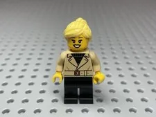 LEGO Minifigure Sequoia Tree Trail Adventurer Female No: bdp293 Set: 910058