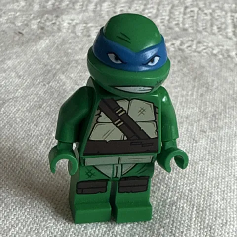 LEGO Teenage Mutant Ninja Turtles Leonardo Minifigure Figure Blue Mask