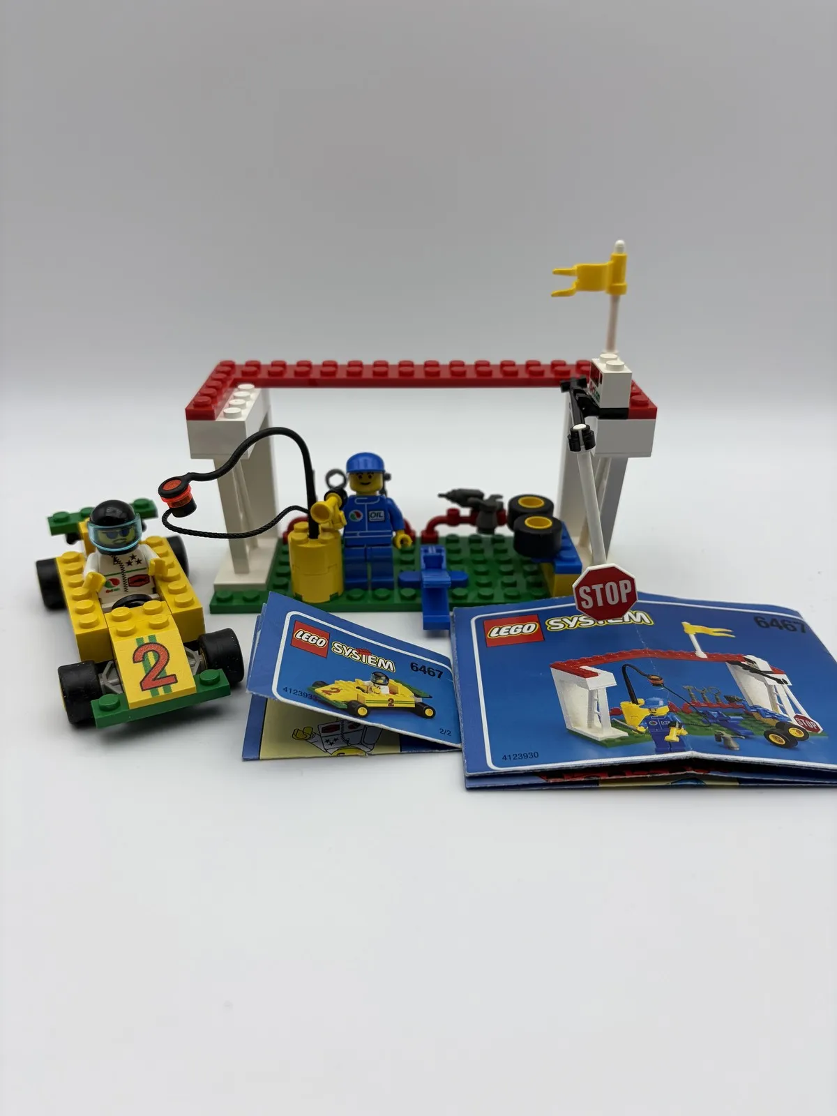 Vintage LEGO Town 6467 Power Pitstop Racing Set Complete W Instructions