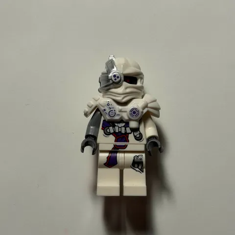 Lego Ninjago Bricktober Exclusive  - White Nindroid Minifigure njo418 RARE