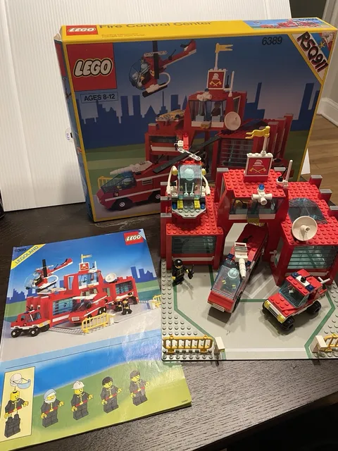 Vintage LEGO TOWN FIRE CONTROL CENTER STATION # 6389 Complete, Box and Instr