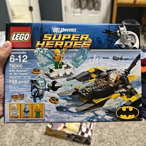 LEGO DC Super Heroes Arctic Batman vs Mr Freeze 76000 198 pcs Ages 6-12