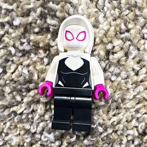 LEGO Marvel Spider-Gwen Ghost-Spider Minifigure White Hood Black Outfit