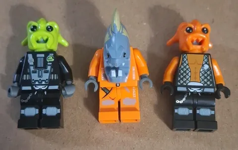 Lot of 3 LEGO Space Police 3 Alien Minifigures