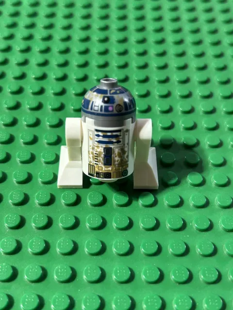 LEGO Star Wars R2-D2 with Dirt Stains Astromech Droid Minifigure sw1200 75330
