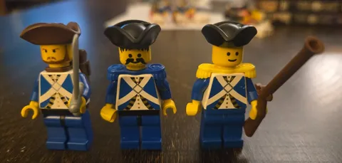 LEGO Pirates Imperial Soldiers Minifigure Lot of 3 Blue Coat Guards