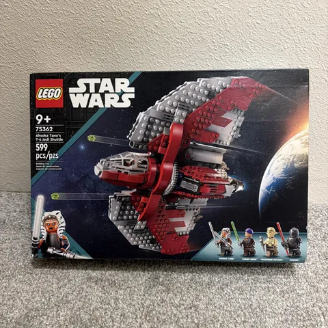 LEGO Star Wars: Ahsoka Tano’s T-6 Jedi Shuttle #75362