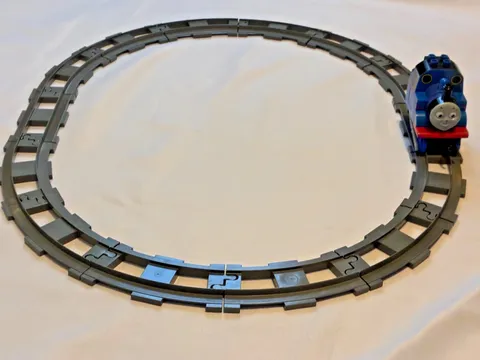Duplo Thomas the Train With 14 Piece Oval Track (VGC)