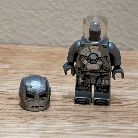 LEGO Marvel Avengers Iron Man Mark 1 Armor Minifigure with Clear Head