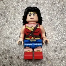 LEGO Wonder Woman Super Heroes Minifigure Female Figure Black Hair Red Top