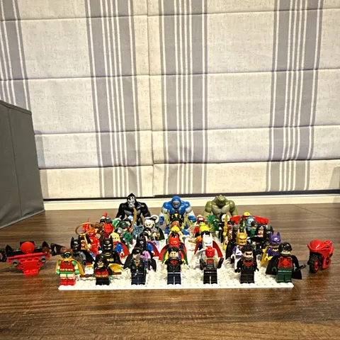 LEGO DC Mini-Fig Lot Near Mint Condition