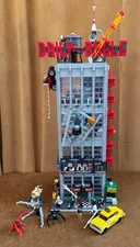 76178 Lego COMPLETE Super Heroes w ALL MINIFIGURES Daily Bugle Spiderman